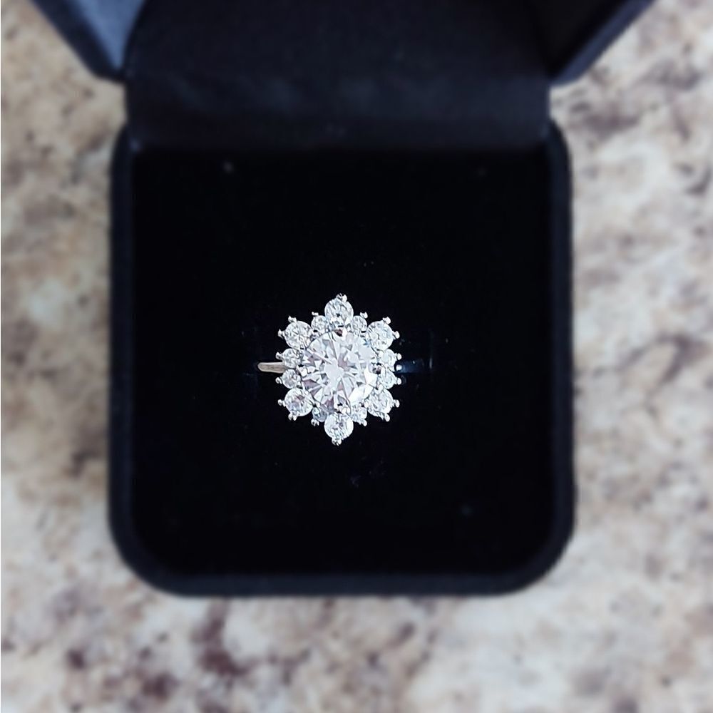 18K White Gold-Plated Simulated Diamond 925 Sterling Silver Engagement Ring - Picture 9 of 9